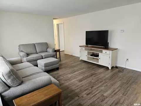 45 W Crownview, Mount Vernon, IL 62864 photo 5