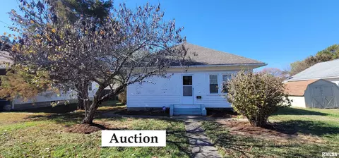 1402 Davis Ave, Johnston City, IL 62951