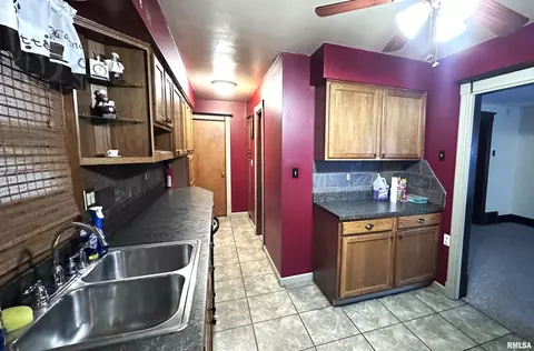 527 E 4th St, Centralia, IL 62801 photo 12