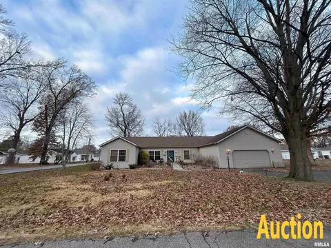 1304 W Malden St, Marion, IL 62959