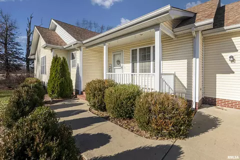 2 Holly St, Dahlgren, IL 62828 photo 3