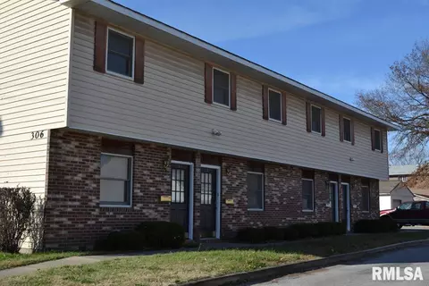 306 W College St, Carbondale, IL 62901