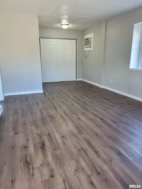 408 Main St, Mount Vernon, IL 62864 photo 2
