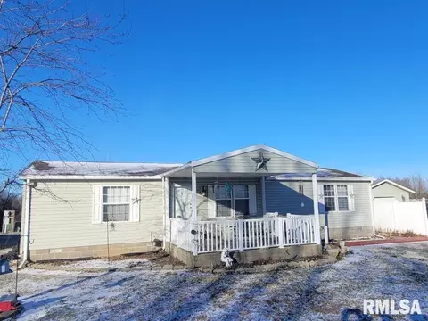 1608 S Lincoln Dr, Mcleansboro, IL 62859