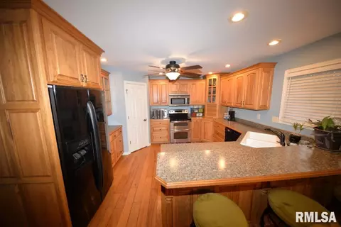 17806 E Shadow Lake Rd, Mount Vernon, IL 62864 photo 13