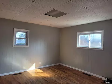 605 W Cherry St, Herrin, IL 62948 photo 5