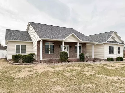 203 Bea Ct, Carterville, IL 62918