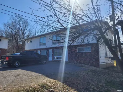 507 1st St, Carterville, IL 62918
