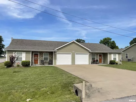 1210 E Reeves St, Marion, IL 62959