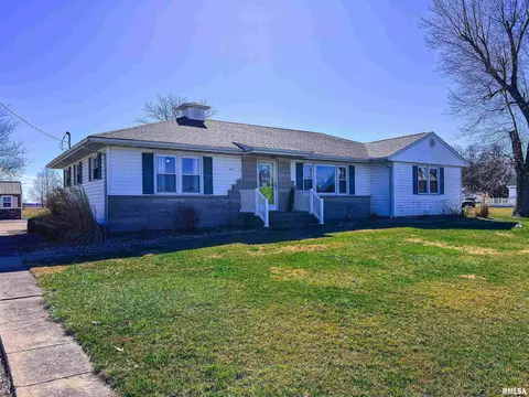 304 E 3rd St, Saint Peter, IL 62880 photo 1