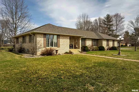 902 Morningside Dr, Marion, IL 62959