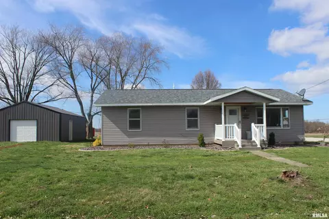 213 High St, Alma, IL 62807