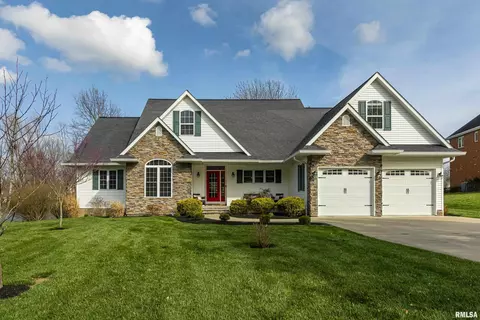 511 W Deer Lake Dr, Carbondale, IL 62901
