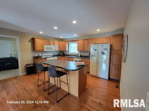 801 Bramlet St, Eldorado, IL 62930 photo 10