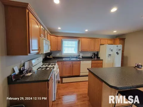801 Bramlet St, Eldorado, IL 62930 photo 9