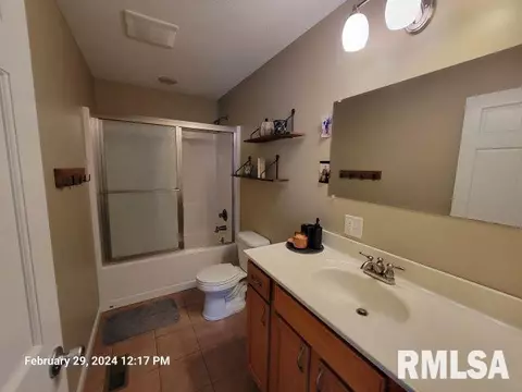 801 Bramlet St, Eldorado, IL 62930 photo 16