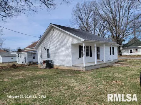 801 Bramlet St, Eldorado, IL 62930 photo 2