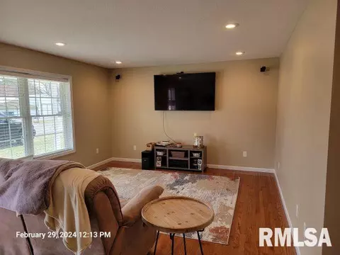 801 Bramlet St, Eldorado, IL 62930 photo 6