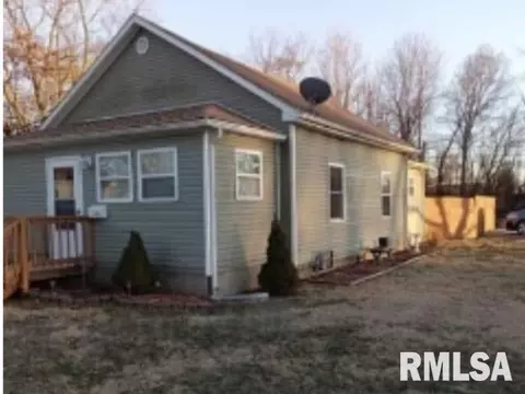 1102 E Clark St, West Frankfort, IL 62896
