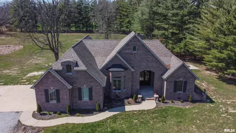 17753 N Woodlawn Ln, Woodlawn, IL 62898
