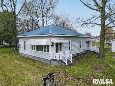 300 W Pennsylvania Ave, Pittsburg, IL 62974