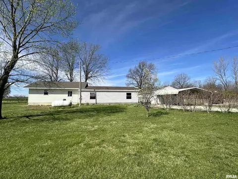 11257 N 640th St, Altamont, IL 62411