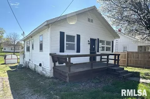 403 E Cedar Ave, Du Quoin, IL 62832 photo 4