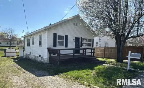 403 E Cedar Ave, Du Quoin, IL 62832 photo 3