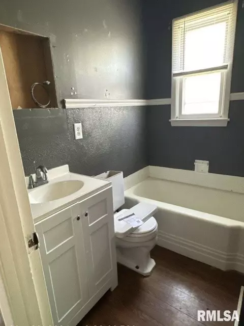 403 E Cedar Ave, Du Quoin, IL 62832 photo 17