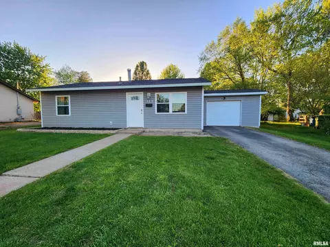 313 Spruce Dr, Mount Vernon, IL 62864