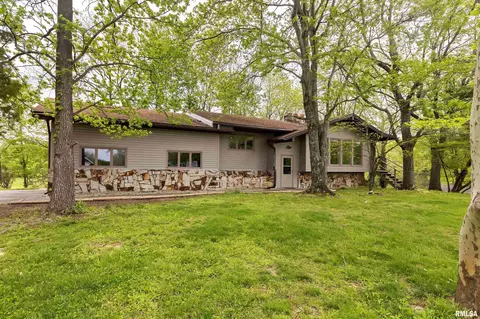 1268 St Vincent Ln, Marion, IL 62959