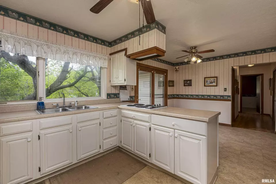  1268 St Vincent Ln, Marion, IL 62959 photo 16