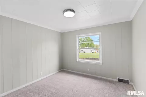 1722 Benton St, Eldorado, IL 62930 photo 11
