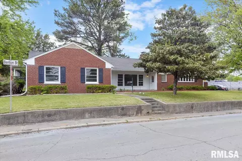 1722 Benton St, Eldorado, IL 62930