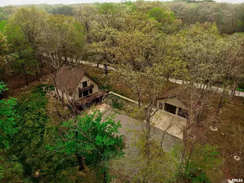 21788 N Mayflower Ln, Texico, IL 62889