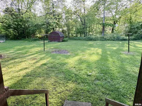 102 Thomas Dr, Cobden, IL 62920 photo 9