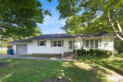 902 Mulberry St, Carterville, IL 62918
