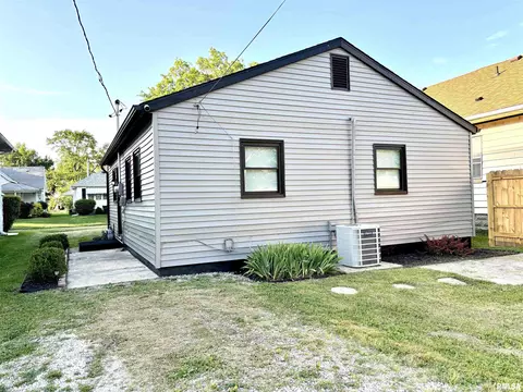 1023 E Broadway, Centralia, IL 62801 photo 15