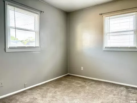 1023 E Broadway, Centralia, IL 62801 photo 12