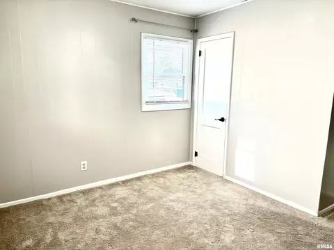 1023 E Broadway, Centralia, IL 62801 photo 11