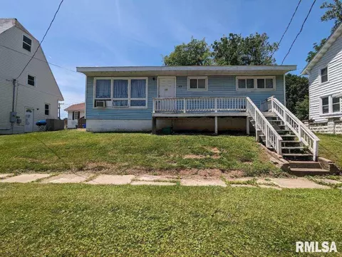 408 S Ash St, Carbondale, IL 62901