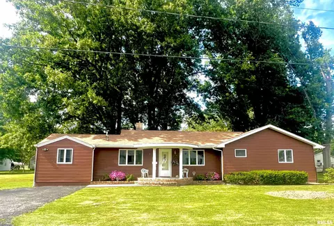 511 W 5th St, Benton, IL 62812