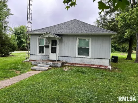 203 S Brown St, Benton, IL 62812