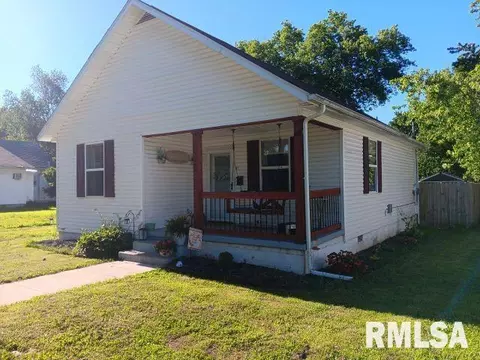 1205 W Adams St, Herrin, IL 62948