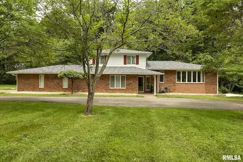 5725 Market Rd, Marion, IL 62959