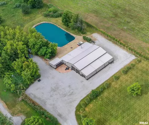 2047 Mills Cart Rd, Salem, IL 62881