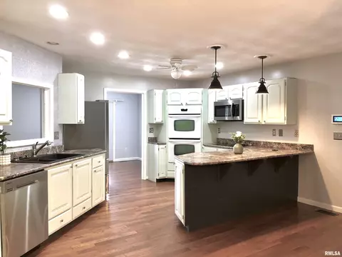 1804 E Spring Garden Rd, Marion, IL 62959 photo 5