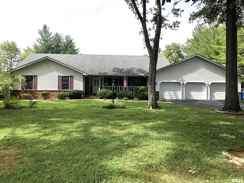 1804 E Spring Garden Rd, Marion, IL 62959