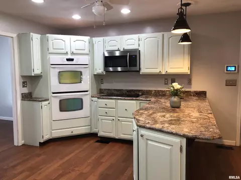 1804 E Spring Garden Rd, Marion, IL 62959 photo 8