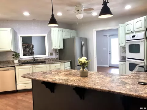 1804 E Spring Garden Rd, Marion, IL 62959 photo 6